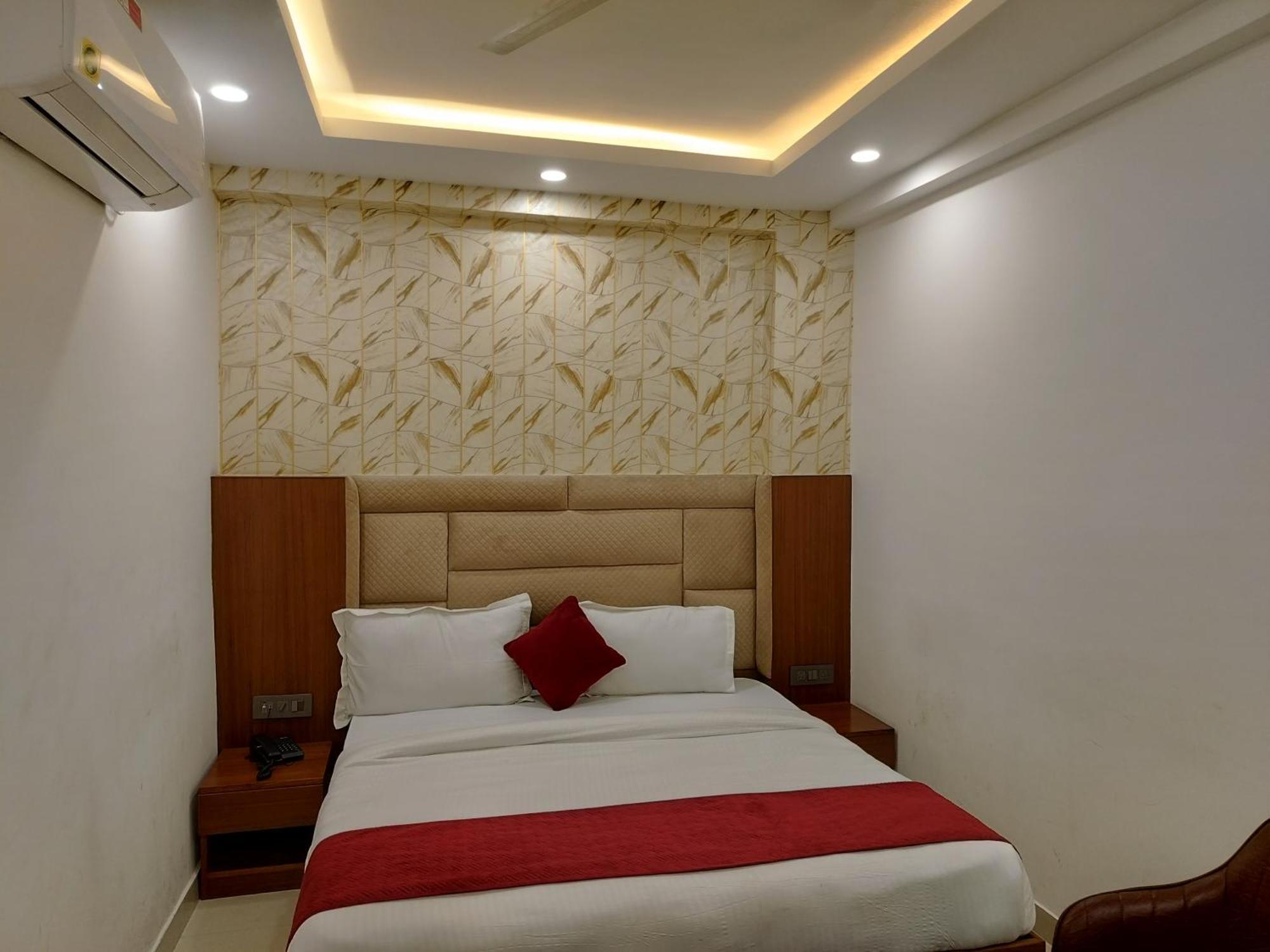 Guest house Airport The Class 5 Mins Aerocity Metro New Delhi